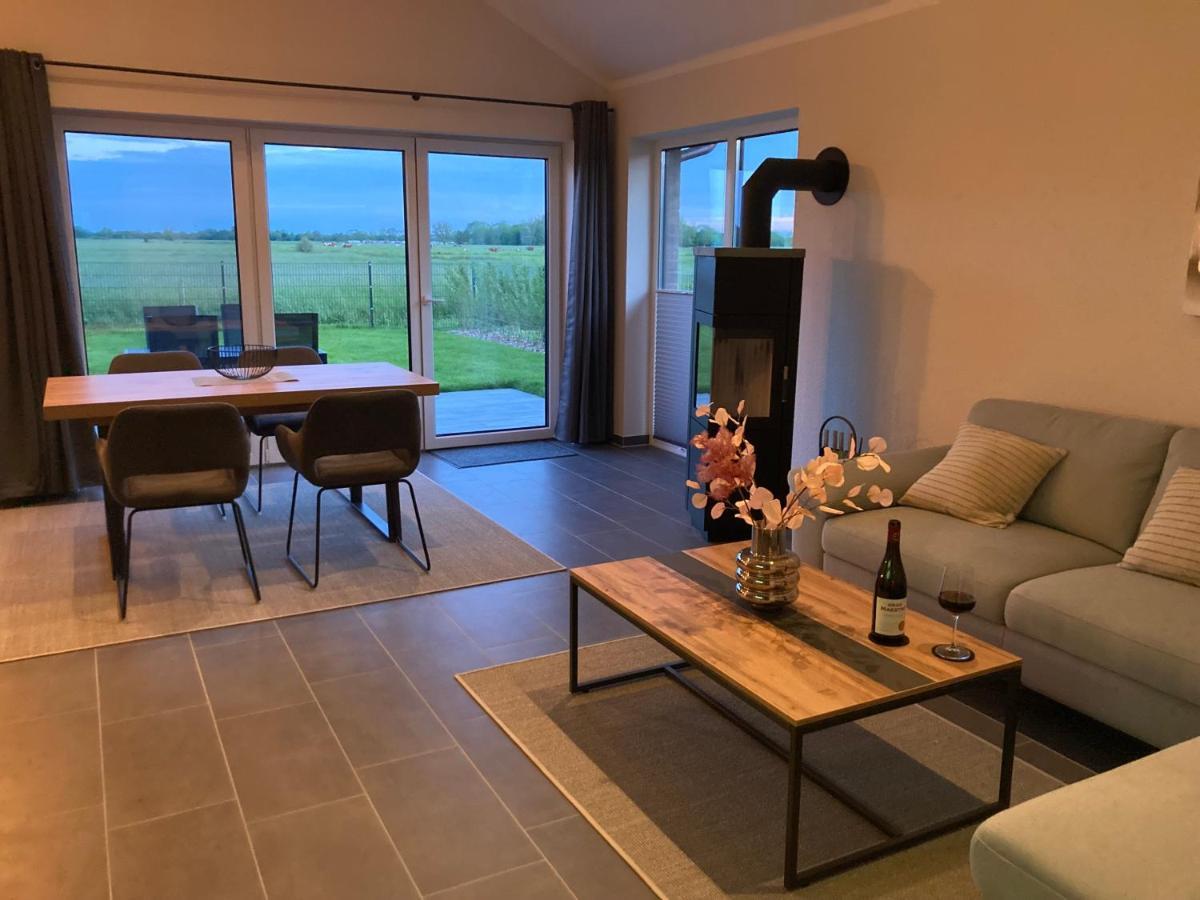 Watt'N Blick - Hundefreundliches Ferienhaus Mit Ausblick Ueber Die Wiesen Bis Zum Deich Schweiburg Екстер'єр фото